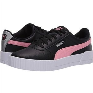 Women’s Leather Carina PUMA Sneakers Sz 6C